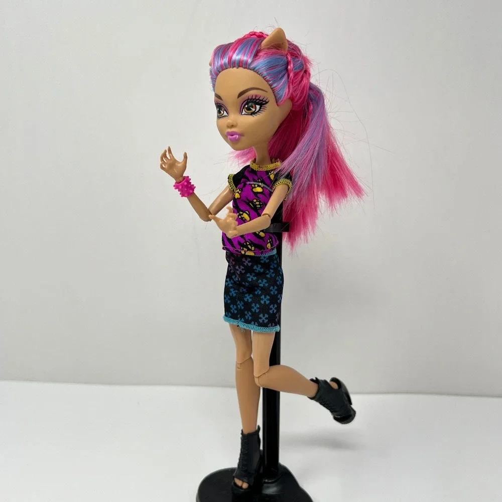 Mattel Monster High Howleen Wolf Creepateria Doll 10.5 Inch Pink Werewolf G1
